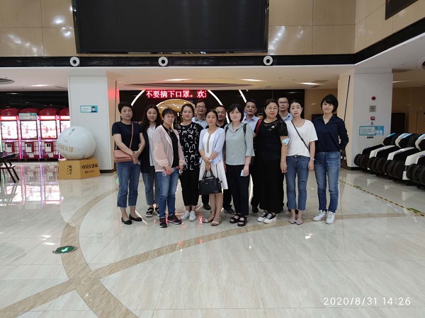 安徽UG环球地产集团公司机关第一、第二党支部组织寓目爱国主义题材影片《八佰》